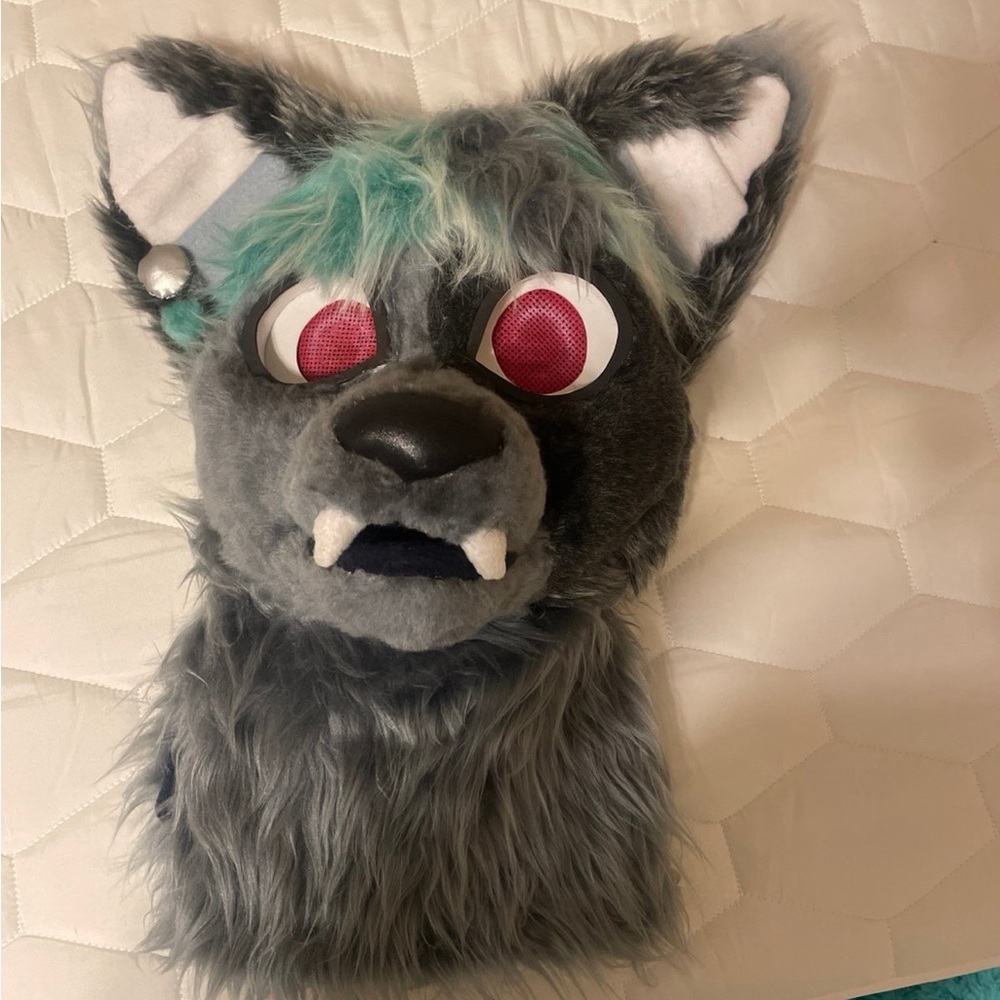 Fursuit head by Takita Creations